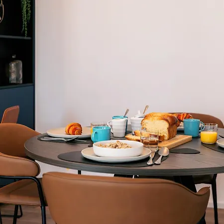 Lejlighed Media Bay In Kirchberg By Rentaroo Luxembourg By